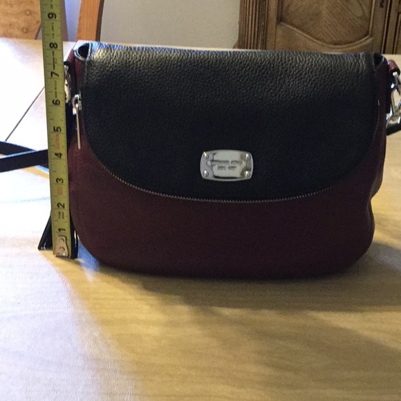 NEW, MICHAEL KORS Convertible Shoulder Bag. - Picture 4 of 8